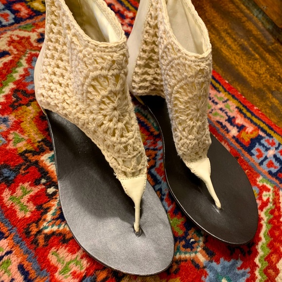N.Y.L.A. Shoes - Crochet Sandal - NWT - Size 7.5 - Picture 1 of 5